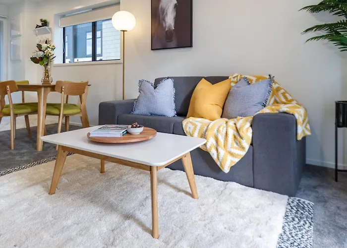 Cbd Luxury Homes Near Cafes Hagley Park River