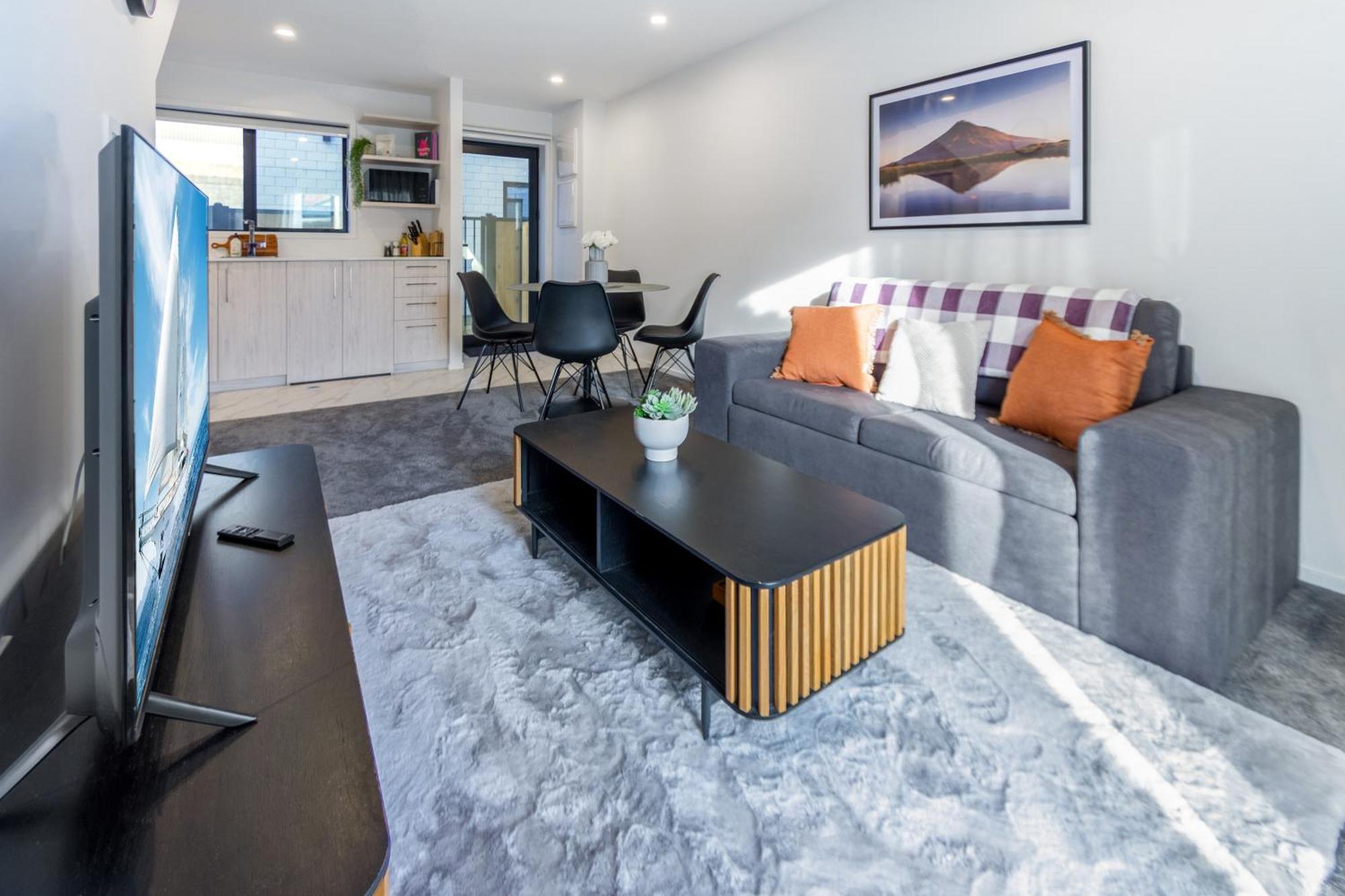 Cbd Luxury Homes Near Cafes Hagley Park River Christchurch