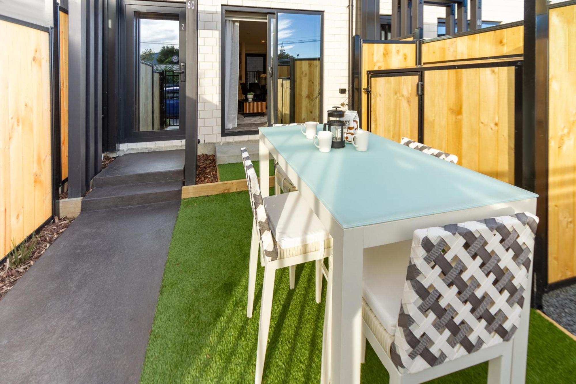 Cbd Luxury Homes Near Cafes Hagley Park River